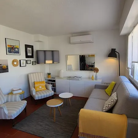 Apartment With Balcony Near The Sea *